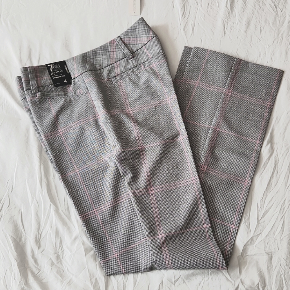 NY&COMPANY 7th Avenue Design Studio Pink and grey pants size 4